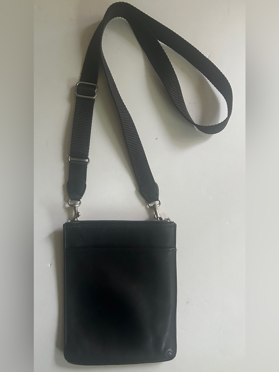 Coach Handbags - Coach Rare Vintage Swingback Crossbody Bag